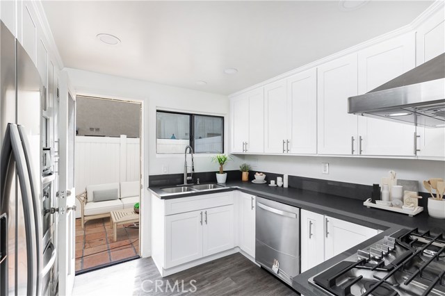 1908 Vanderbilt Ln, Redondo Beach, California 90278, 2 Bedrooms Bedrooms, ,3 BathroomsBathrooms,Residential,Sold,Vanderbilt Ln,OC20004303