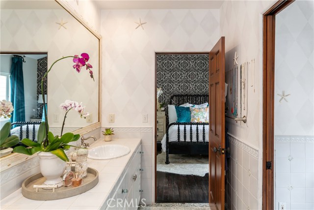 720 33rd Street, Manhattan Beach, California 90266, 5 Bedrooms Bedrooms, ,3 BathroomsBathrooms,Residential,Sold,33rd,SB19184166