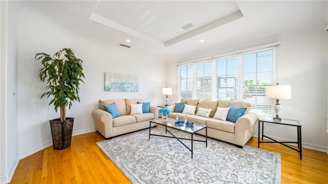 1002 5th Street, Hermosa Beach, California 90254, 5 Bedrooms Bedrooms, ,2 BathroomsBathrooms,Residential,Sold,5th,SB20139034