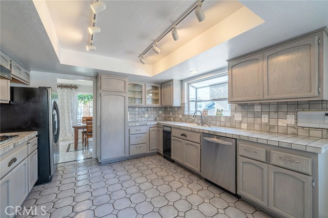 2319 Marshallfield Lane, Redondo Beach, California 90278, 3 Bedrooms Bedrooms, ,2 BathroomsBathrooms,Residential,Sold,Marshallfield,SB20225009