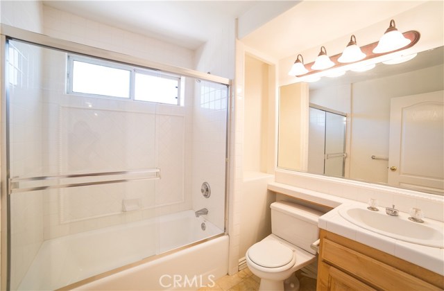 2620 Curtis Avenue, Redondo Beach, California 90278, 4 Bedrooms Bedrooms, ,2 BathroomsBathrooms,Residential,Sold,Curtis,SB17124045