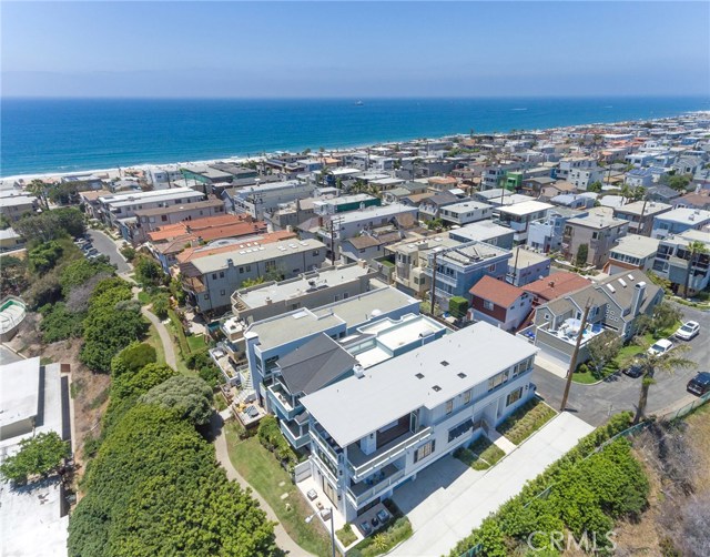 2600 Grandview Avenue, Manhattan Beach, California 90266, 6 Bedrooms Bedrooms, ,2 BathroomsBathrooms,Residential,Sold,Grandview,SB17263084