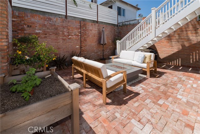 1112 11th Street, Hermosa Beach, California 90254, 2 Bedrooms Bedrooms, ,2 BathroomsBathrooms,Residential,Sold,11th,SB17205117