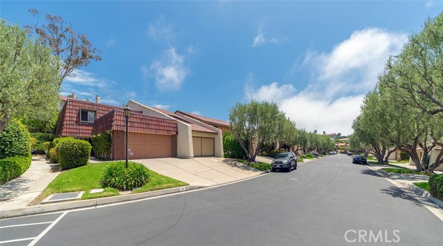 82 Cresta Verde Drive, Rolling Hills Estates, California 90274, 4 Bedrooms Bedrooms, ,1 BathroomBathrooms,Residential,Sold,Cresta Verde,SB18164501
