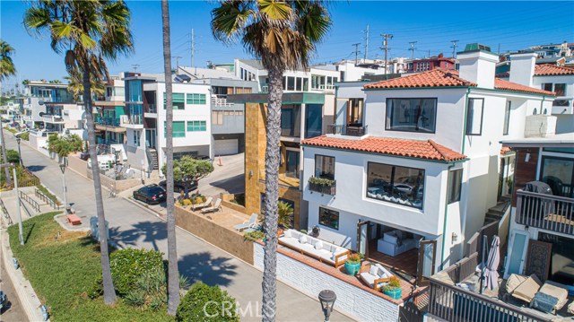 4216 The Strand, Manhattan Beach, California 90266, 5 Bedrooms Bedrooms, ,6 BathroomsBathrooms,Residential,Sold,The Strand,SB20211856