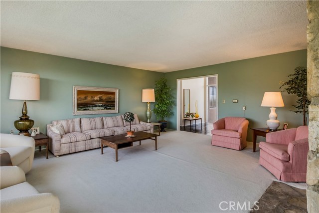 713 Cloyden Square, Palos Verdes Estates, California 90274, 3 Bedrooms Bedrooms, ,2 BathroomsBathrooms,Residential,Sold,Cloyden,SB17088498