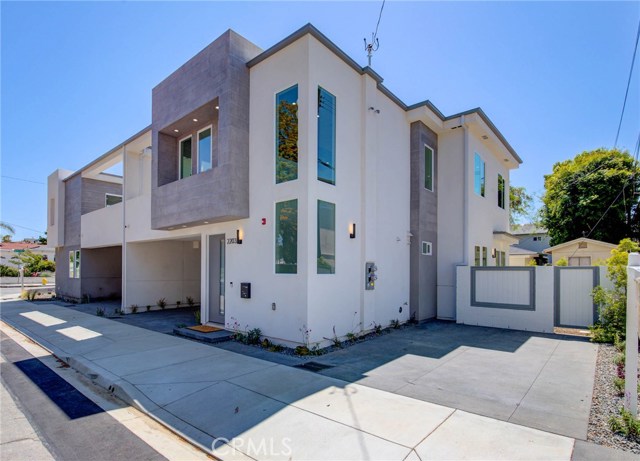 2203 Perkins Lane, Redondo Beach, California 90278, 3 Bedrooms Bedrooms, ,2 BathroomsBathrooms,Residential,Sold,Perkins,PV19112271