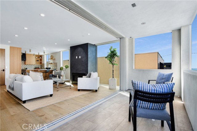 222 1st Place, Manhattan Beach, California 90266, 3 Bedrooms Bedrooms, ,3 BathroomsBathrooms,Residential,Sold,1st,SB19222616