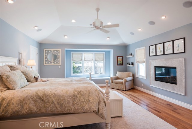 872 27th Street, Manhattan Beach, California 90266, 4 Bedrooms Bedrooms, ,3 BathroomsBathrooms,Residential,Sold,27th,SB20136143