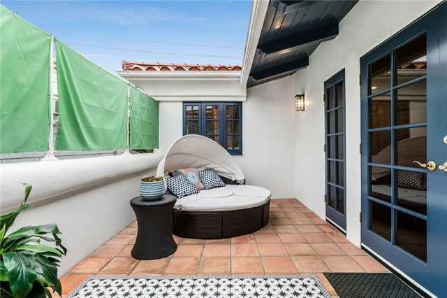 Upstairs Patio Lounge