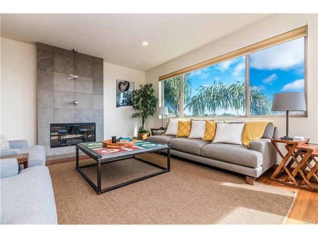 1018 17th Street, Hermosa Beach, California 90254, 4 Bedrooms Bedrooms, ,3 BathroomsBathrooms,Residential,Sold,17th,SB17133610