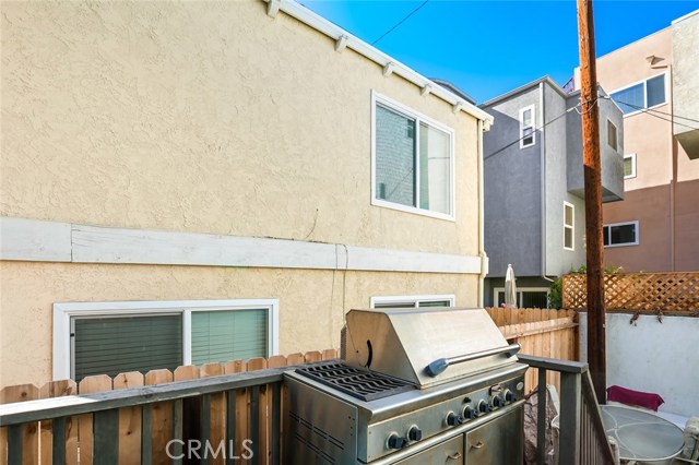 121 Manhattan Avenue, Hermosa Beach, California 90254, ,Residential Income,Sold,Manhattan,SB18045549