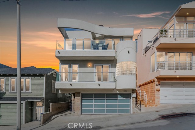 225 38th, Manhattan Beach, California 90266, 3 Bedrooms Bedrooms, ,3 BathroomsBathrooms,Residential,Sold,38th,SB19020609