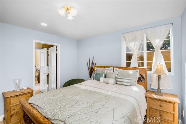 1044 7th Street, Hermosa Beach, California 90254, 4 Bedrooms Bedrooms, ,4 BathroomsBathrooms,Residential,Sold,7th,SB21057089