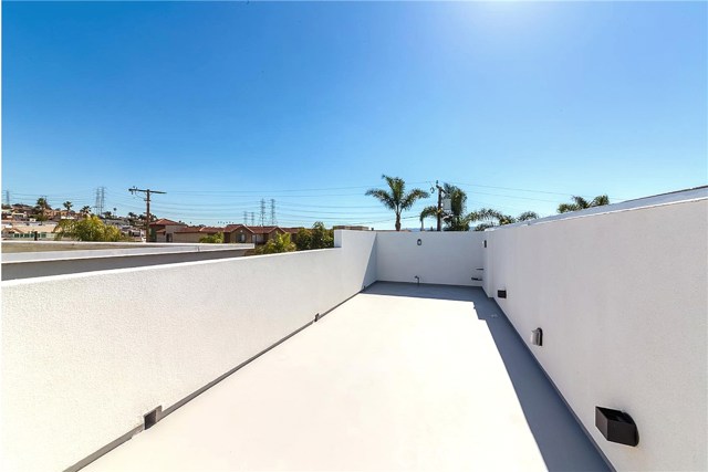 719 1st Place, Hermosa Beach, California 90254, 4 Bedrooms Bedrooms, ,4 BathroomsBathrooms,Residential,Sold,1st,SB19039842