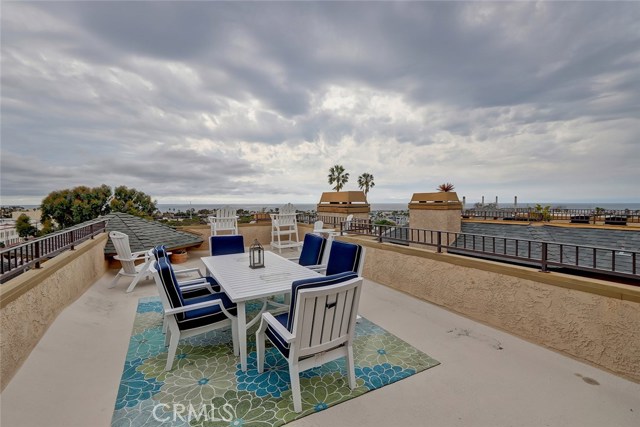 506 Helberta Avenue, Redondo Beach, California 90277, 3 Bedrooms Bedrooms, ,2 BathroomsBathrooms,Residential,Sold,Helberta,SB19050182