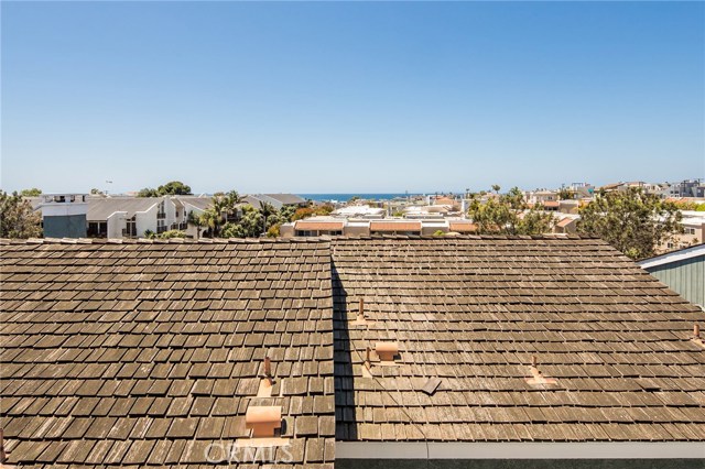 511 2nd Street, Hermosa Beach, California 90254, 3 Bedrooms Bedrooms, ,1 BathroomBathrooms,Residential,Sold,2nd,SB18098379