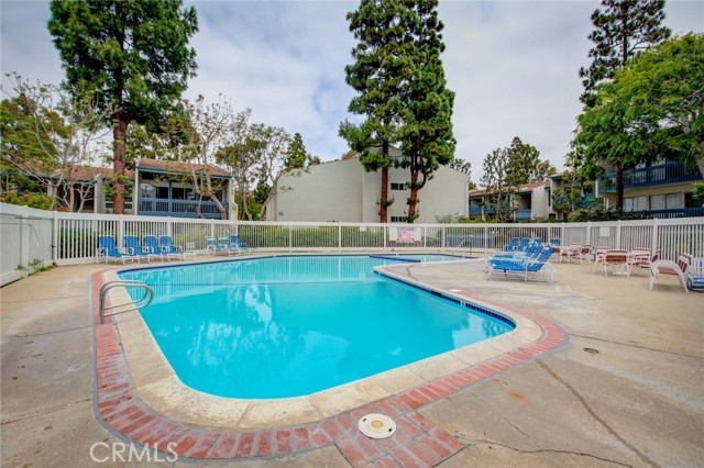 818 Camino Real, Redondo Beach, California 90277, 2 Bedrooms Bedrooms, ,2 BathroomsBathrooms,Residential,Sold,Camino Real,SB21166171