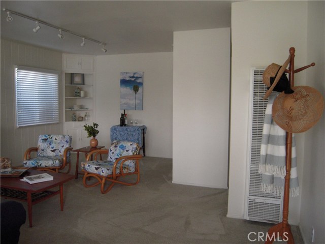 1062 Avenue C, Redondo Beach, California 90277, 2 Bedrooms Bedrooms, ,1 BathroomBathrooms,Residential,Sold,Avenue C,SB20138580