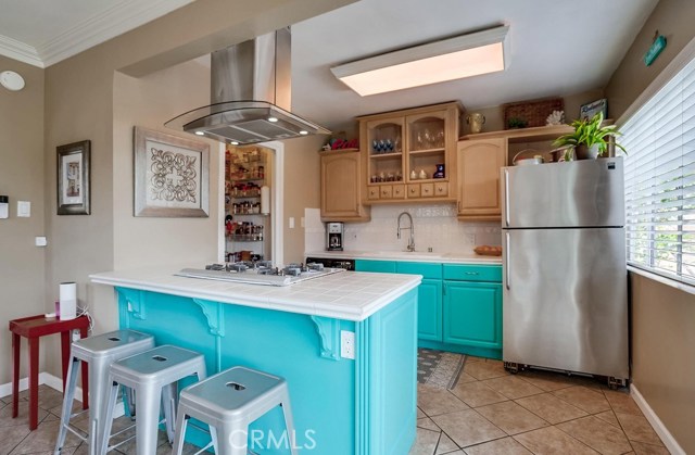 Kitchen has breakfast bar