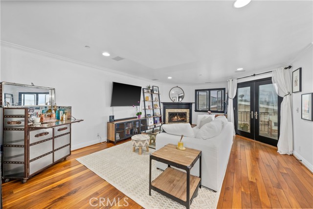 333 21st Place, Manhattan Beach, California 90266, 3 Bedrooms Bedrooms, ,3 BathroomsBathrooms,Residential,Sold,21st,SB21154619