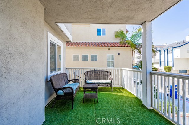 546 11th Street, Hermosa Beach, California 90254, 2 Bedrooms Bedrooms, ,2 BathroomsBathrooms,Residential,Sold,11th,SB19163197