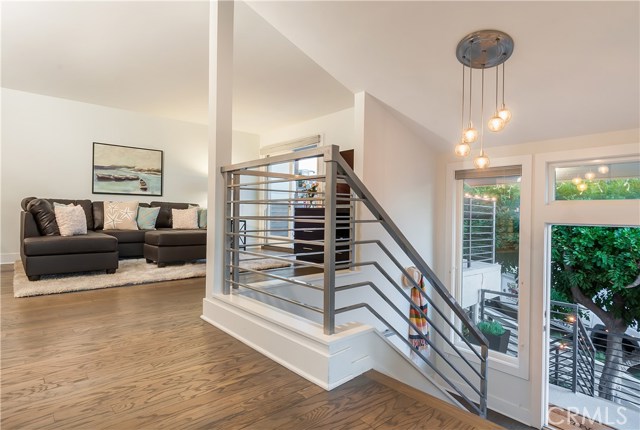 201 24th Street, Hermosa Beach, California 90254, 3 Bedrooms Bedrooms, ,2 BathroomsBathrooms,Residential,Sold,24th,SB17267233