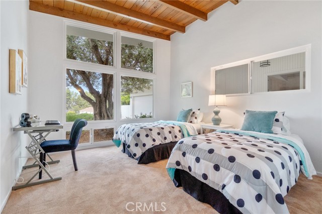 4 Spinning Wheel Lane, Rolling Hills Estates, California 90274, 4 Bedrooms Bedrooms, ,3 BathroomsBathrooms,Residential,Sold,Spinning Wheel,SB21079311