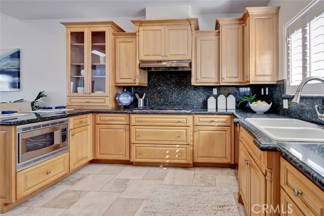 2100 Blossom Lane, Redondo Beach, California 90278, 3 Bedrooms Bedrooms, ,2 BathroomsBathrooms,Residential,Sold,Blossom,SB19051216