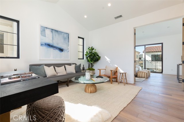 2003 Gates Avenue, Redondo Beach, California 90278, 4 Bedrooms Bedrooms, ,4 BathroomsBathrooms,Residential,Sold,Gates,SB21078366