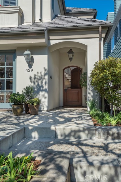 Dutch doors entry