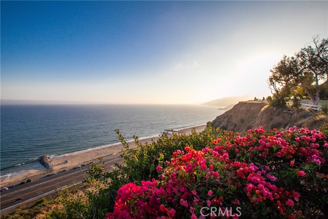 4 Bed Home for Sale in Pacific Palisades, California