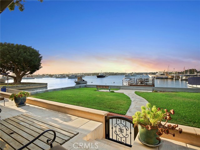 Photo of 507 W Edgewater Avenue, Newport Beach, CA 92661