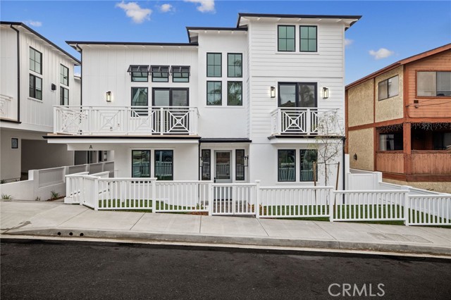 2112 Carnegie Lane, Redondo Beach, California 90278, 5 Bedrooms Bedrooms, ,5 BathroomsBathrooms,Residential,Sold,Carnegie,SB21025437