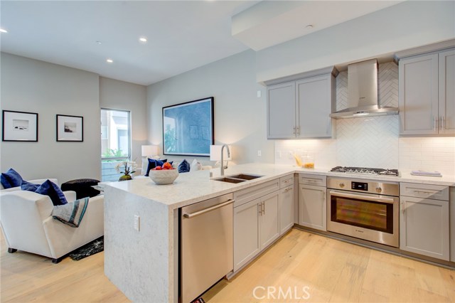 1920 Pacific Coast Highway, Redondo Beach, California 90277, 3 Bedrooms Bedrooms, ,2 BathroomsBathrooms,Residential,Sold,Pacific Coast Highway,OC20084658