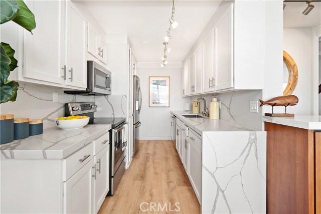 531 Esplanade, Redondo Beach, California 90277, 2 Bedrooms Bedrooms, ,2 BathroomsBathrooms,Residential,Sold,Esplanade,SB20162975