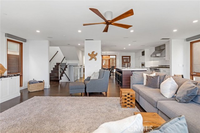 716 Manhattan Avenue, Manhattan Beach, California 90266, 3 Bedrooms Bedrooms, ,3 BathroomsBathrooms,Residential,Sold,Manhattan,SB20229192