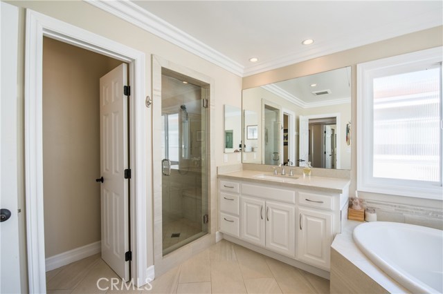 613 Lucia Avenue, Redondo Beach, California 90277, 4 Bedrooms Bedrooms, ,2 BathroomsBathrooms,Residential,Sold,Lucia,SB20146228