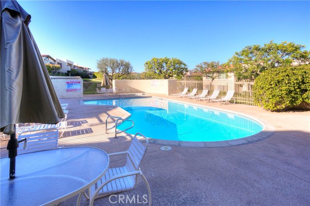 75 Hilltop Circle, Rancho Palos Verdes, California 90275, 3 Bedrooms Bedrooms, ,2 BathroomsBathrooms,Residential,Sold,Hilltop,BB17275527