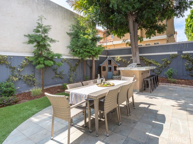 2312 Huntington Lane, Redondo Beach, California 90278, 4 Bedrooms Bedrooms, ,2 BathroomsBathrooms,Residential,Sold,Huntington,SB20214766