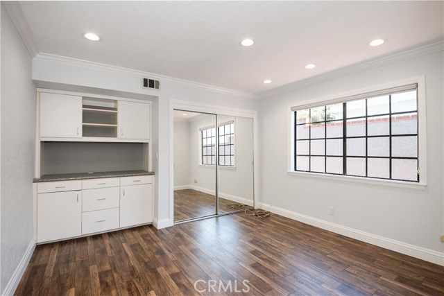 Downstairs guest bedroom (bedroom #4)