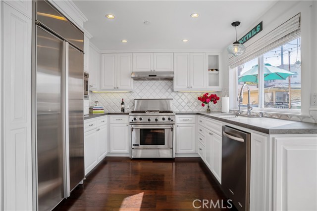 213 Seaview Street, Manhattan Beach, California 90266, 4 Bedrooms Bedrooms, ,3 BathroomsBathrooms,Residential,Sold,Seaview,SB19227675