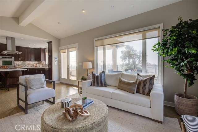 931 1st Street, Hermosa Beach, California 90254, 3 Bedrooms Bedrooms, ,2 BathroomsBathrooms,Residential,Sold,1st,SB19229555