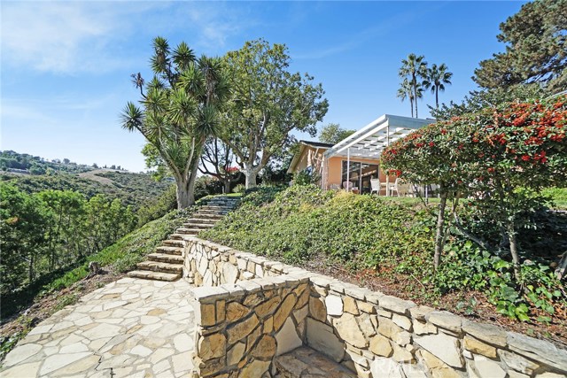 27136 Sunnyridge Road, Palos Verdes Peninsula, California 90274, 2 Bedrooms Bedrooms, ,1 BathroomBathrooms,Residential,Sold,Sunnyridge,DW18226069