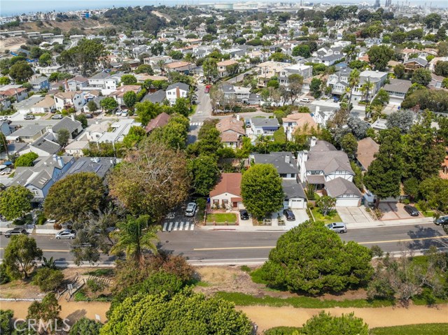 2201 Valley Drive, Manhattan Beach, California 90266, 3 Bedrooms Bedrooms, ,1 BathroomBathrooms,Residential,Sold,Valley,SB20186941