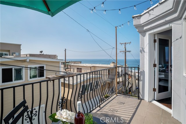 213 Seaview Street, Manhattan Beach, California 90266, 4 Bedrooms Bedrooms, ,3 BathroomsBathrooms,Residential,Sold,Seaview,SB19227675