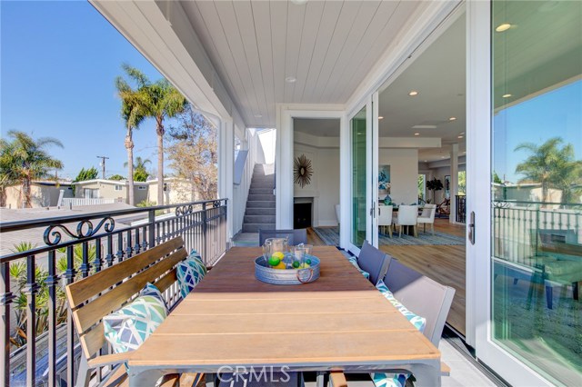 1037 2nd Street, Hermosa Beach, California 90254, 4 Bedrooms Bedrooms, ,3 BathroomsBathrooms,Residential,Sold,2nd,SB19264836