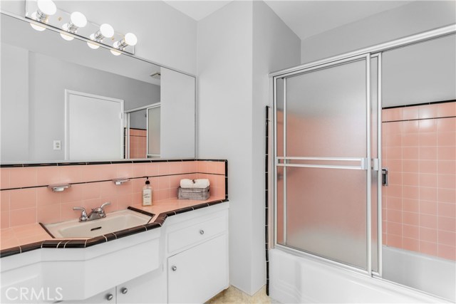 1312 Helberta Avenue, Redondo Beach, California 90277, 3 Bedrooms Bedrooms, ,1 BathroomBathrooms,Residential,Sold,Helberta,SB20199358