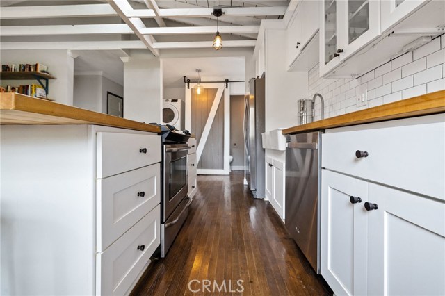 1708 Spreckels Lane, Redondo Beach, California 90278, 3 Bedrooms Bedrooms, ,2 BathroomsBathrooms,Residential,Sold,Spreckels,SB20220711