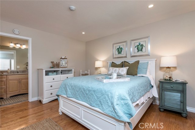 211 Helberta Avenue, Redondo Beach, California 90277, 2 Bedrooms Bedrooms, ,2 BathroomsBathrooms,Residential,Sold,Helberta,RS18145778